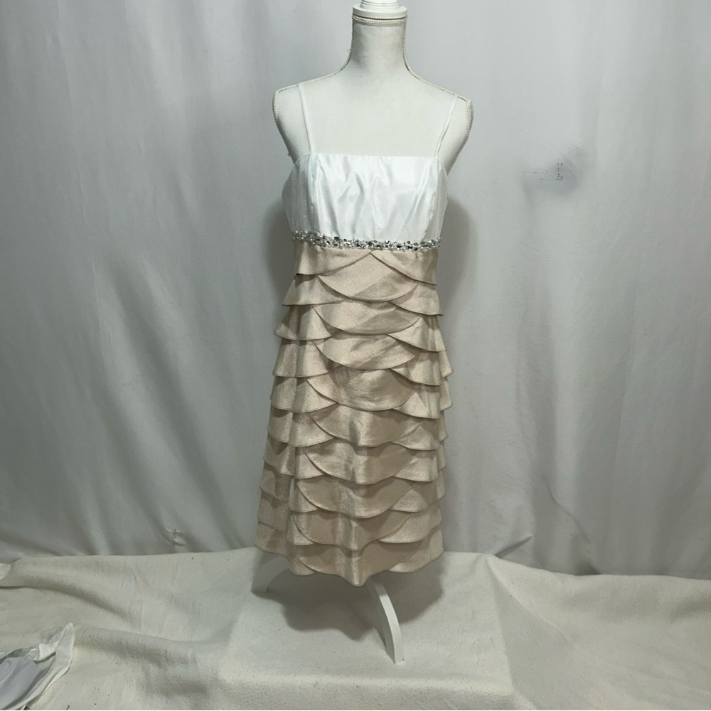 Jessica Howard Asymmetrical Cream and White Dress‎
